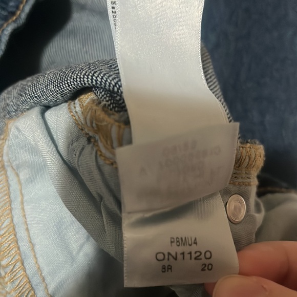 Old Navy Extra High-Waisted Sky-Hi Wide-Leg Jeans - Picture 7 of 7